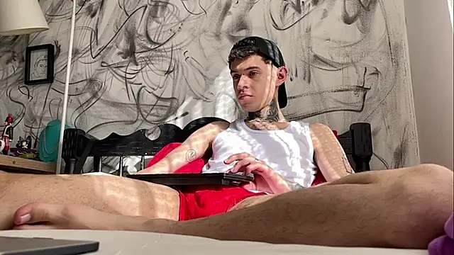 Snapshot of Saturno_v chatting on 01/05/25, 01:36 Saturno v online show from 01/05/25, 01:36