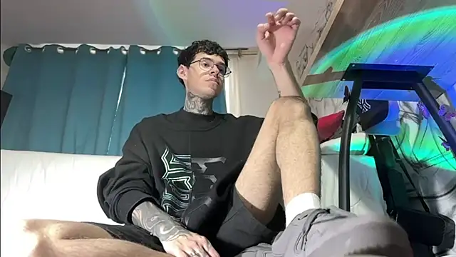 Snapshot of Saturno_v chatting on 01/11/25, 10:51 Saturno v online show from 01/11/25, 10:51