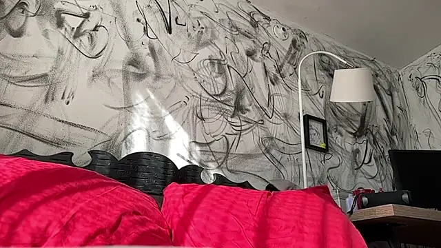 Snapshot of Saturno_v chatting on 01/13/25, 11:08 Saturno v online show from 01/13/25, 11:08