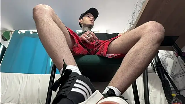 Snapshot of Saturno_v chatting on 01/13/25, 09:09 Saturno v online show from 01/13/25, 09:09