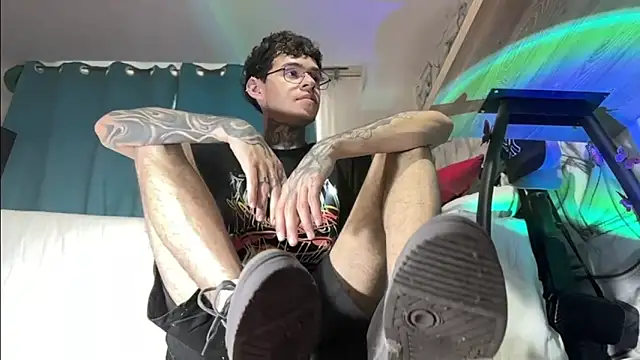 Snapshot of Saturno_v chatting on 01/14/25, 10:12 Saturno v online show from 01/14/25, 10:12