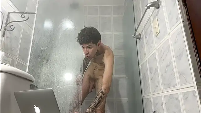 Snapshot of Saturno_v chatting on 01/18/25, 02:02 Saturno v online show from 01/18/25, 02:02