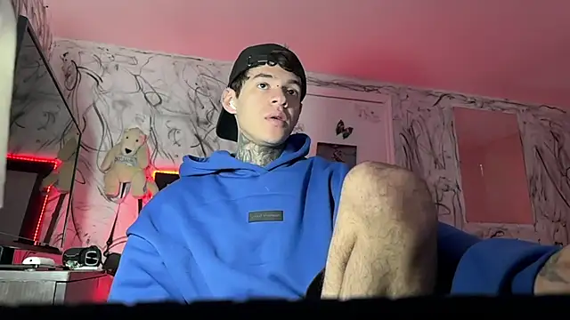 Snapshot of Saturno_v chatting on 02/05/25, 01:33 Saturno v online show from 02/05/25, 01:33