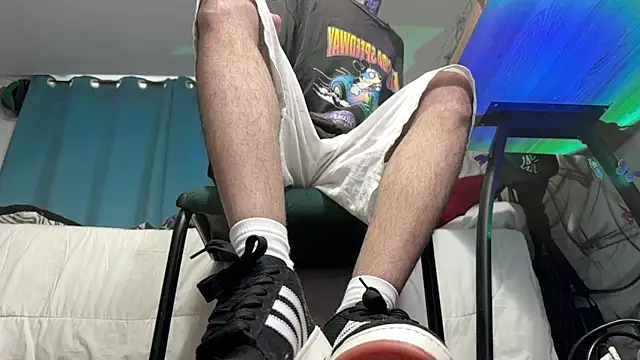 Snapshot of Saturno_v chatting on 02/11/25, 11:21 Saturno v online show from 02/11/25, 11:21