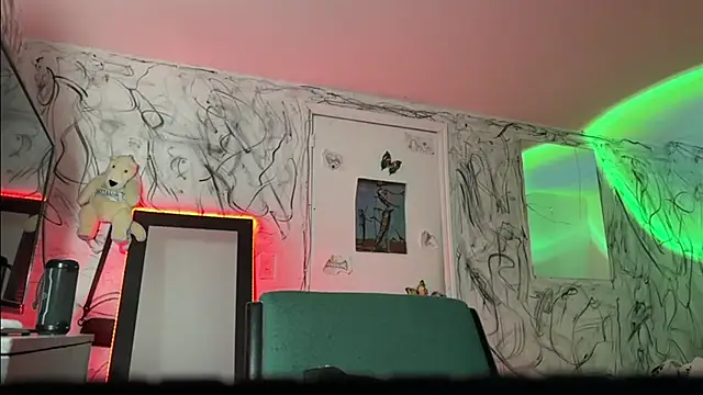 Snapshot of Saturno_v chatting on 02/12/25, 10:48 Saturno v online show from 02/12/25, 10:48