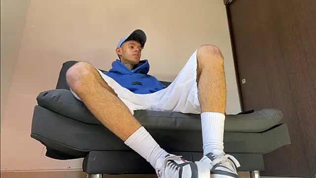 Snapshot of Saturno_v chatting on 03/03/25, 07:49 Saturno v online show from 03/03/25, 07:49