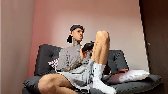 Snapshot of Saturno_v chatting on 03/14/25, 08:10 Saturno v online show from 03/14/25, 08:10