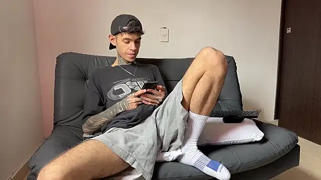 Snapshot of Saturno_v chatting on 03/14/25, 09:21 Saturno v online show from 03/14/25, 09:21