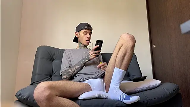 Snapshot of Saturno_v chatting on 03/16/25, 12:55 Saturno v online show from 03/16/25, 12:55