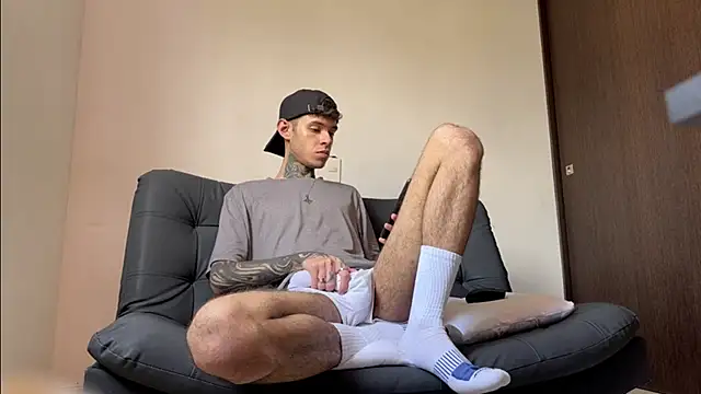 Snapshot of Saturno_v chatting on 03/19/25, 11:50 Saturno v online show from 03/19/25, 11:50