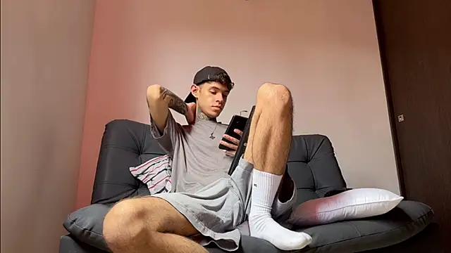 Snapshot of Saturno_v chatting on 03/20/25, 01:15 Saturno v online show from 03/20/25, 01:15