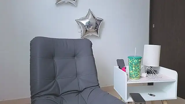 Snapshot of Saturno_v chatting on 09/24/25, 06:55 Saturno v online show from 09/24/25, 06:55