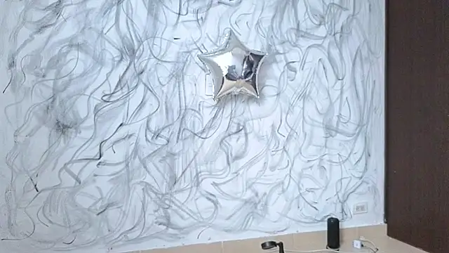 Snapshot of Saturno_v chatting on 09/28/25, 12:10 Saturno v online show from 09/28/25, 12:10