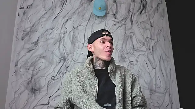 Snapshot of Saturno_v chatting on 10/10/25, 01:54 Saturno v online show from 10/10/25, 01:54