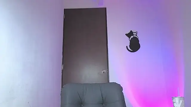 Snapshot of Saturno_v chatting on 10/24/25, 02:30 Saturno v online show from 10/24/25, 02:30