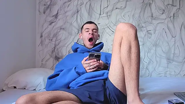 Snapshot of Saturno_v chatting on 12/05/25, 11:08 Saturno v online show from 12/05/25, 11:08