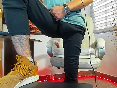 Snapshot of alessandro_wye chatting on 02/23/25, 02:46 alessandro wye online show from 02/23/25, 02:46