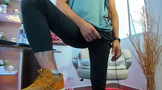 Snapshot of alessandro_wye chatting on 02/23/25, 08:55 alessandro wye online show from 02/23/25, 08:55