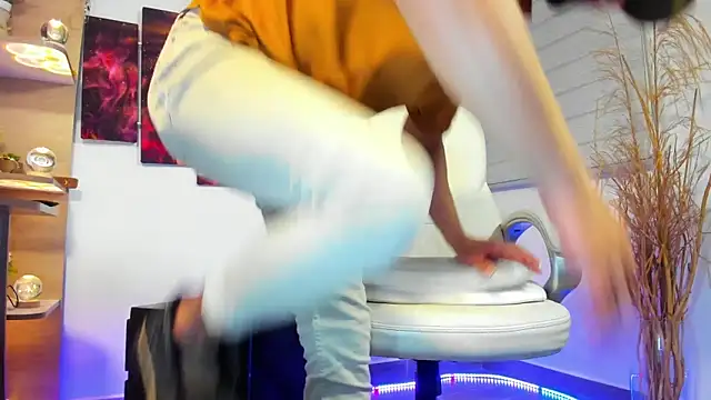 Snapshot of alessandro_wye chatting on 02/27/25, 02:21 alessandro wye online show from 02/27/25, 02:21