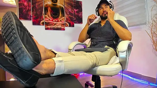 Snapshot of alessandro_wye chatting on 02/28/25, 11:47 alessandro wye online show from 02/28/25, 11:47