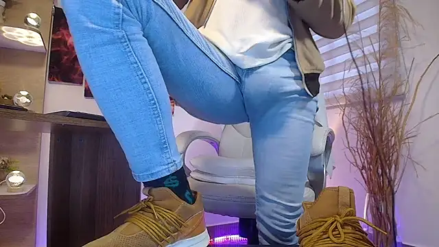 Snapshot of alessandro_wye chatting on 03/13/25, 12:35 alessandro wye online show from 03/13/25, 12:35