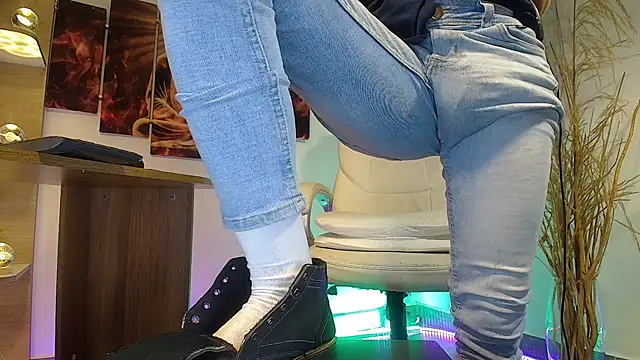 Snapshot of alessandro_wye chatting on 03/17/25, 03:40 alessandro wye online show from 03/17/25, 03:40