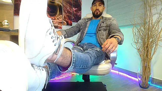 Snapshot of alessandro_wye chatting on 03/19/25, 09:28 alessandro wye online show from 03/19/25, 09:28