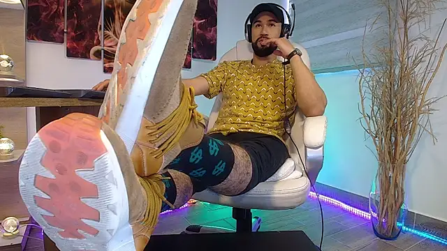 Snapshot of alessandro_wye chatting on 03/19/25, 08:54 alessandro wye online show from 03/19/25, 08:54