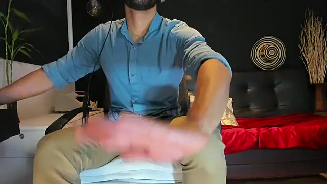 Snapshot of alessandro_wye chatting on 10/11/25, 06:56 alessandro wye online show from 10/11/25, 06:56