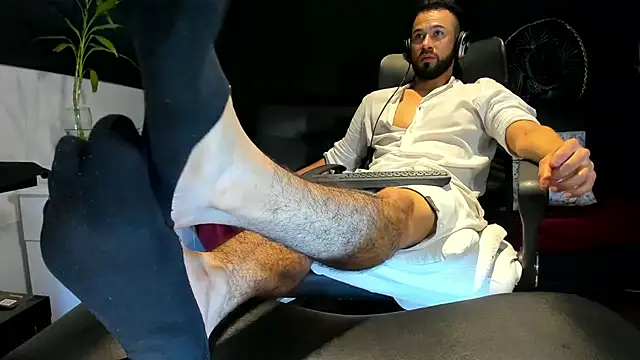 Snapshot of alessandro_wye chatting on 10/26/25, 04:51 alessandro wye online show from 10/26/25, 04:51