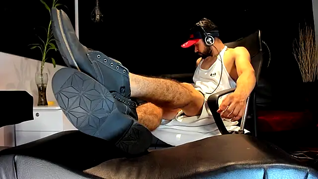 Snapshot of alessandro_wye chatting on 11/05/25, 09:20 alessandro wye online show from 11/05/25, 09:20