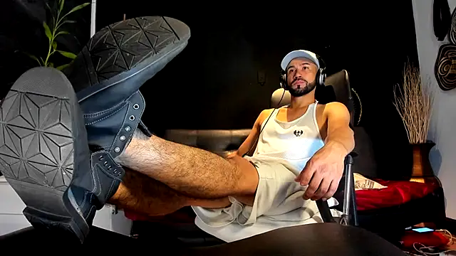 Snapshot of alessandro_wye chatting on 11/08/25, 01:50 alessandro wye online show from 11/08/25, 01:50