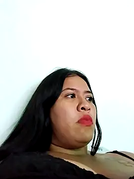 Snapshot of Miia_grand chatting on 12/20/24, 06:35 Miia grand online show from 12/20/24, 06:35