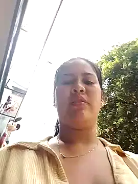 Snapshot of Miia_grand chatting on 01/24/25, 06:25 Miia grand online show from 01/24/25, 06:25