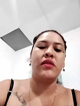 Snapshot of Miia_grand chatting on 03/05/25, 03:18 Miia grand online show from 03/05/25, 03:18