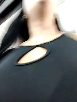 Snapshot of Miia_grand chatting on 03/05/25, 08:32 Miia grand online show from 03/05/25, 08:32