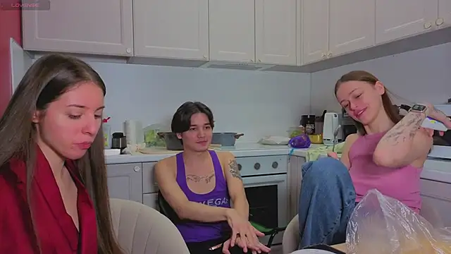 Snapshot of fcjuicy_pussy chatting on 11/28/25, 08:50 fcjuicy pussy online show from 11/28/25, 08:50