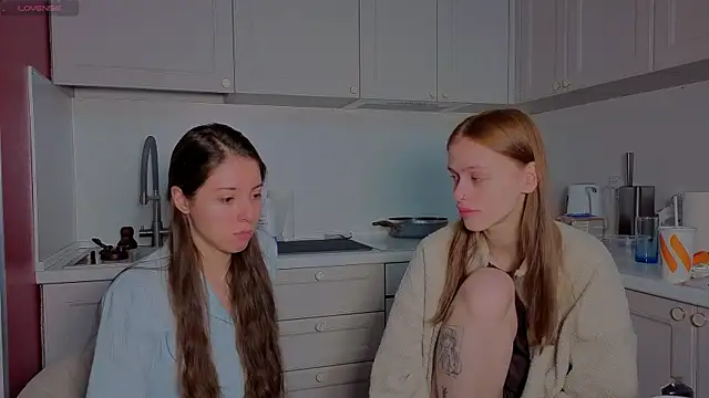 Snapshot of fcjuicy_pussy chatting on 12/17/25, 09:37 fcjuicy pussy online show from 12/17/25, 09:37