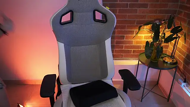 Snapshot of anyacutex chatting on 01/19/25, 07:37 anyacutex online show from 01/19/25, 07:37