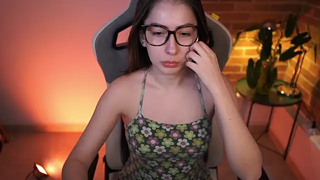 Snapshot of anyacutex chatting on 01/19/25, 10:39 anyacutex online show from 01/19/25, 10:39