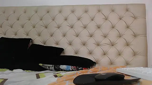 isabella jazz online show from 02/28/25, 05:04