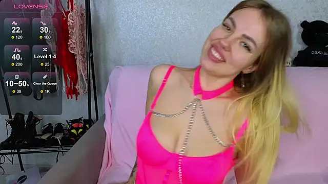 Snapshot of EmilyRobbie chatting on 02/07/25, 09:04 EmilyRobbie online show from 02/07/25, 09:04