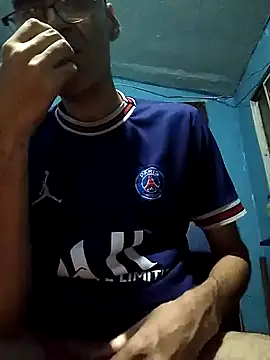 hugosafado333 online show from 02/02/25, 08:13