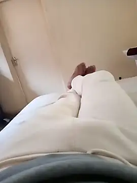 Snapshot of izinjamfee2 chatting on 09/19/25, 12:39 izinjamfee2 online show from 09/19/25, 12:39