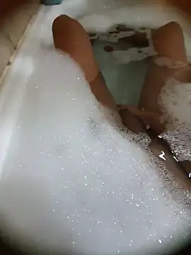 Snapshot of Yerucita chatting on 01/04/25, 03:50 Yerucita online show from 01/04/25, 03:50