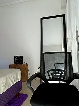 Snapshot of Yerucita chatting on 02/18/25, 12:04 Yerucita online show from 02/18/25, 12:04