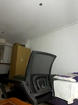 Snapshot of Yerucita chatting on 11/09/25, 04:55 Yerucita online show from 11/09/25, 04:55