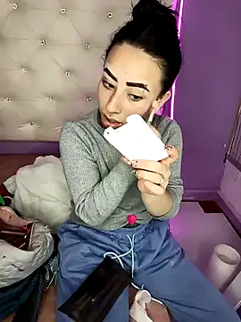 hanna  azumi online show from 02/09/25, 03:11