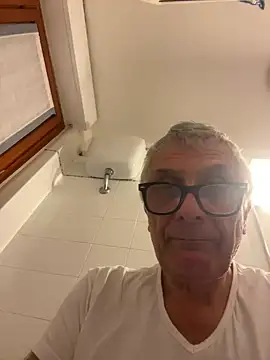 Snapshot of 4n4l1zz4m1 chatting on 03/14/25, 08:28 4n4l1zz4m1 online show from 03/14/25, 08:28