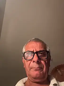 Snapshot of 4n4l1zz4m1 chatting on 09/20/25, 02:01 4n4l1zz4m1 online show from 09/20/25, 02:01